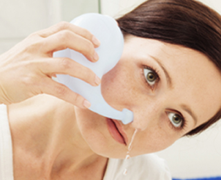 Промывание носа солевым раствором Промывание