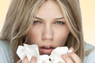 Признаком аллергии на сирень может быть заложенность носа Ринит